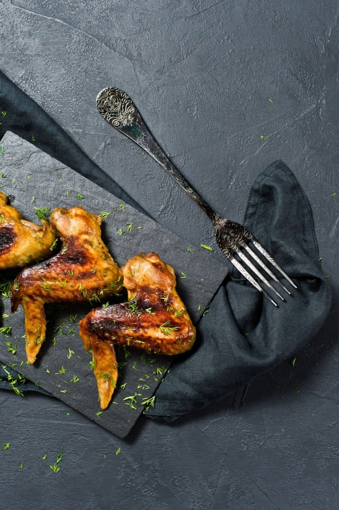 Resepti | Kanansiipiä hunaja-valkosipulimarinadissa 